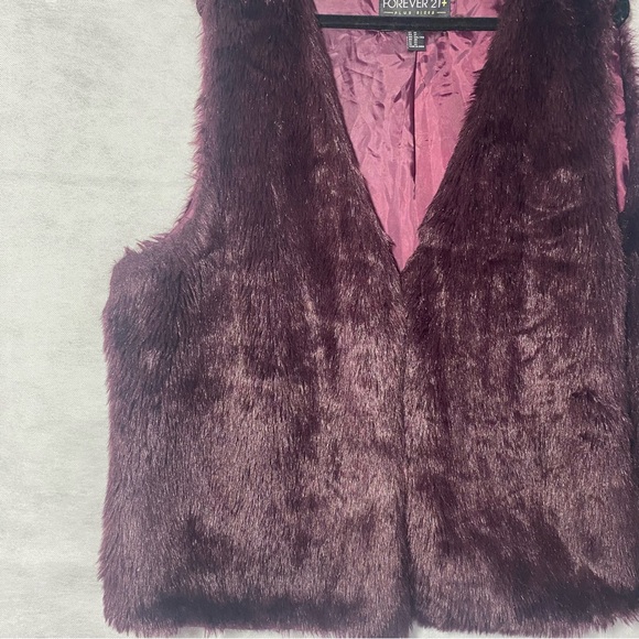 Forever 21 Plus Faux Fur Vest in Deep Purple - Picture 3 of 4